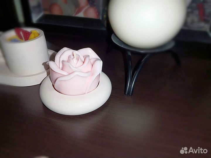 Свеча в виде розы Ароматическая