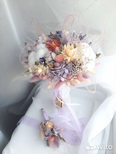 Букет невесты с бутаньеркой