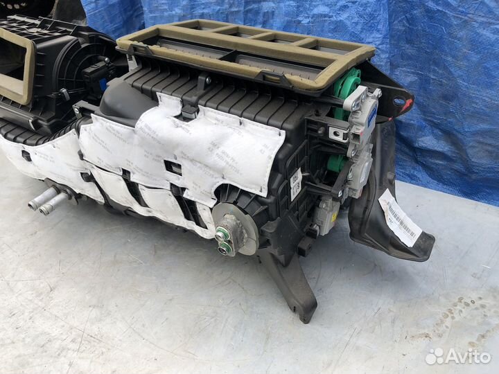 Корпус отопителя Kia Stinger