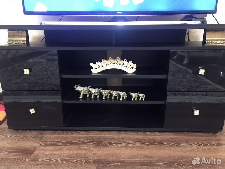 Тумба под телевизор