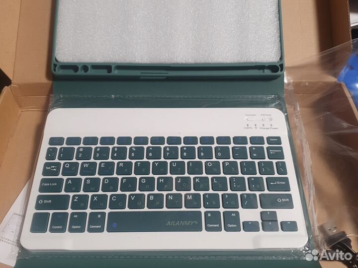 Чехол клавиатура Samsung Galaxy Tab A8 10.5 2021