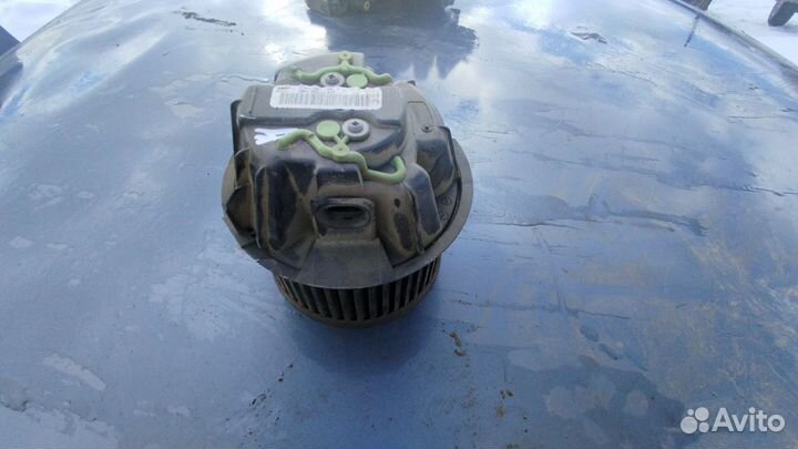 Моторчик печки Рено Логан 1.4