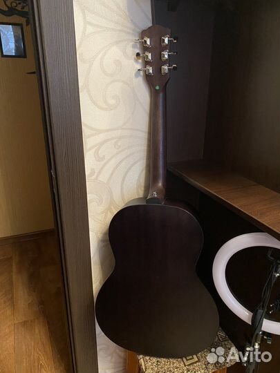 Акустическая гитара