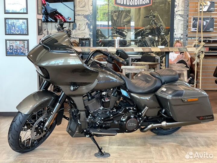 Harley-Davidson CVO Road Glide (Bronze Armor)