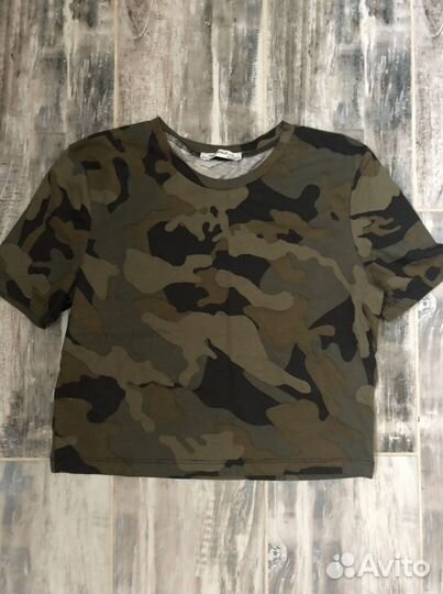 Футболки Zara,белая кофта с цепочками