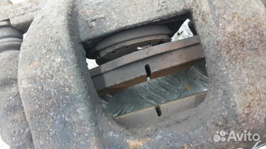 Суппорт тормозной передний левый toyota auris E150