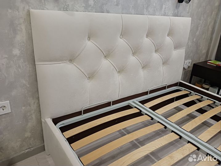 Перетяжка мягкой мебели кровати