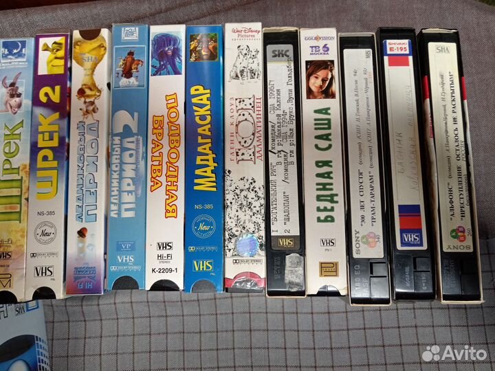 Видеокассеты с фильмами набор