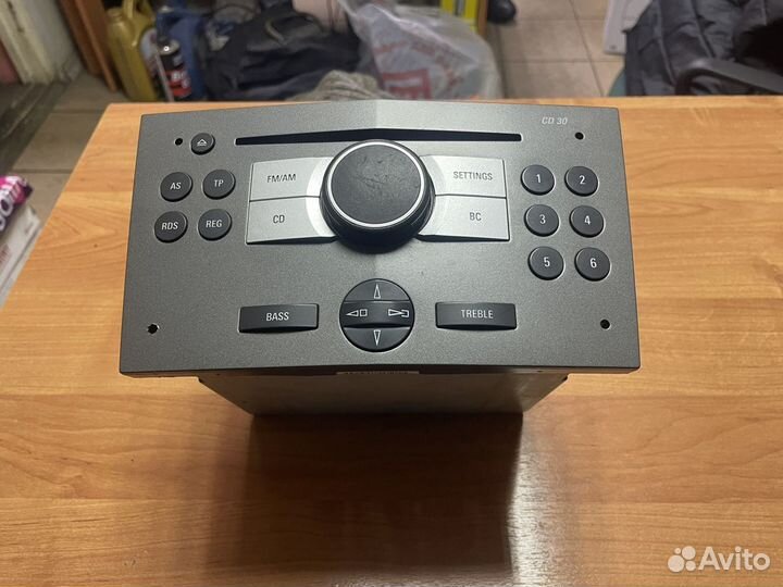 Opel Astra H Магнитола