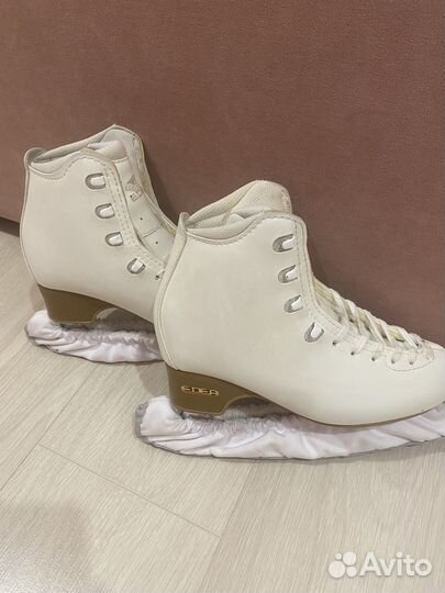 Фигурные коньки edea