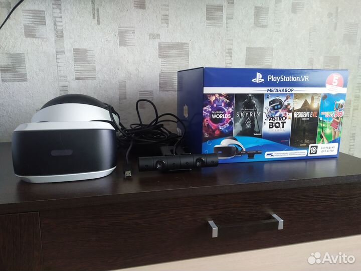 Playstation 4 + DualShock 4 + VR