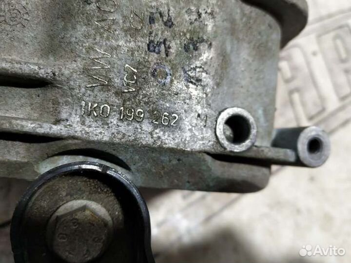 Подушка двигателя Audi A3 8P 2.0 CCZ 2009