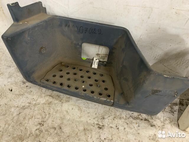 Подножка нижняя левая MAN TGA TGX