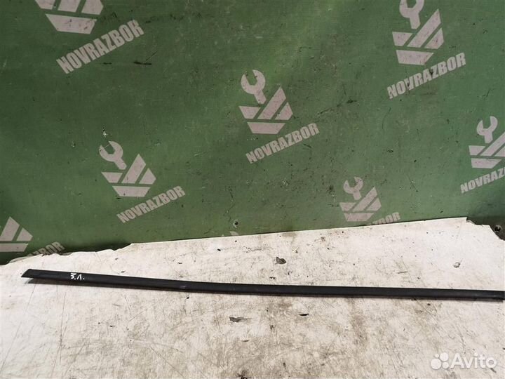 Уплотнитель стекла двери Рено Меган 2