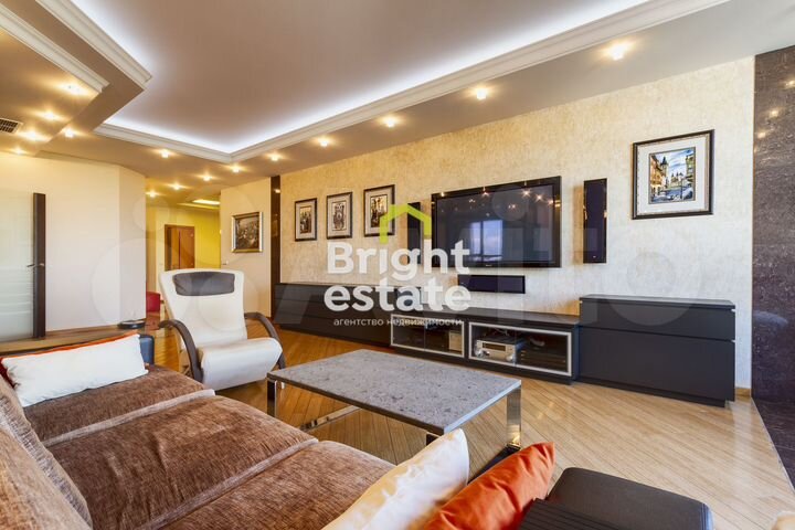 4-к. квартира, 200 м², 13/23 эт.