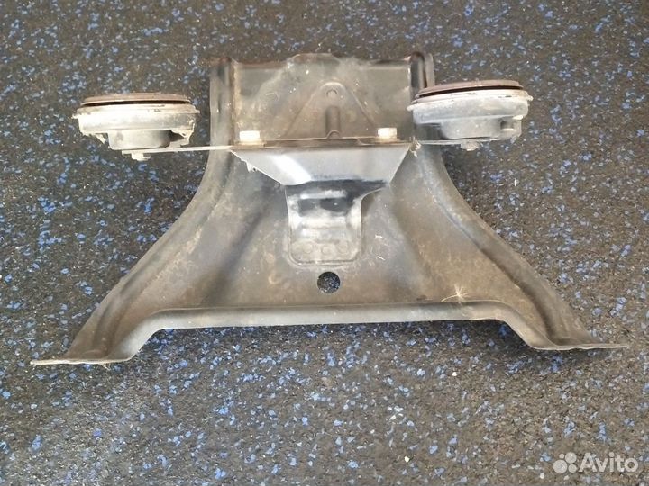 Кронштейн замка капота Suzuki Grand Viita