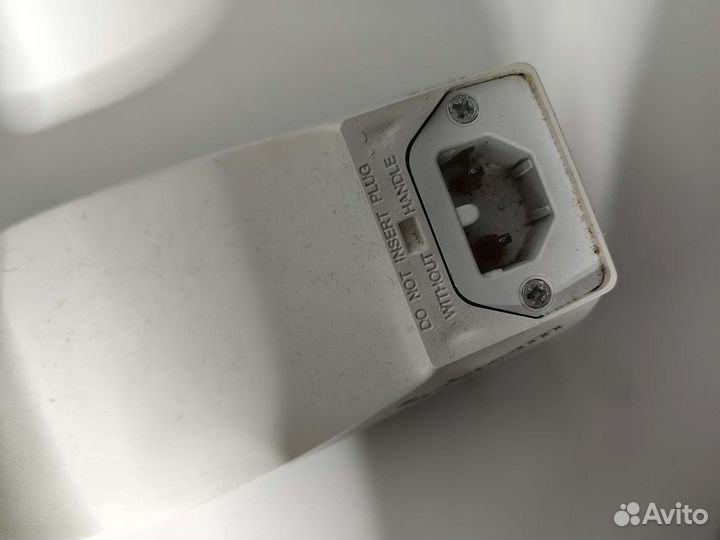 Утюг с отпаривателем