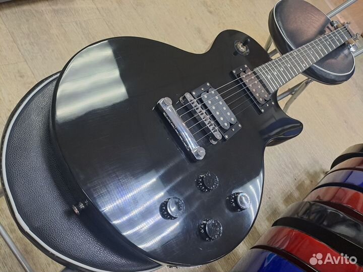 Электрогитара чёрная корпус Les Paul