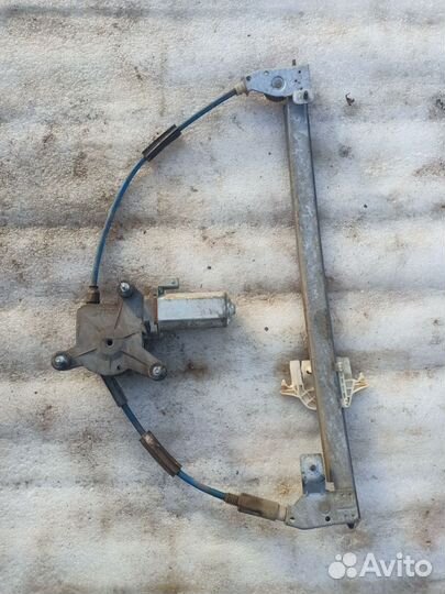 Стеклоподъемник передний правый Peugeot 406