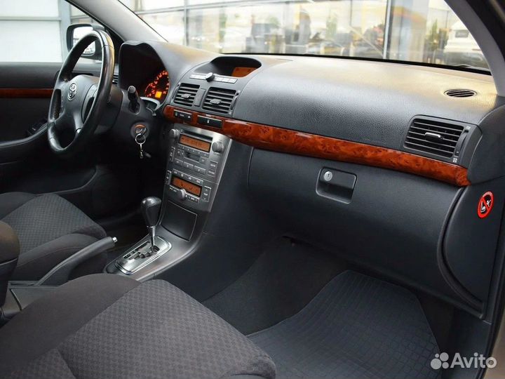 Накладки на панель тойота авенсис т250