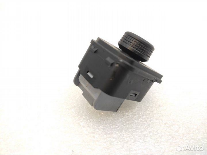 Блок управления зеркалами Volkswagen Tiguan 2 1.6D