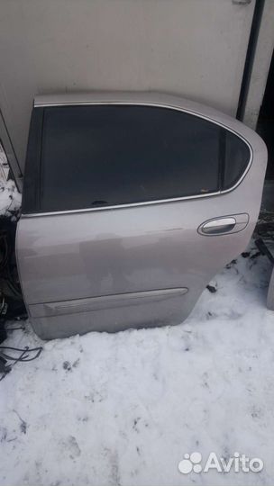 Дверь на Nissan Maxima a33 левая, правая
