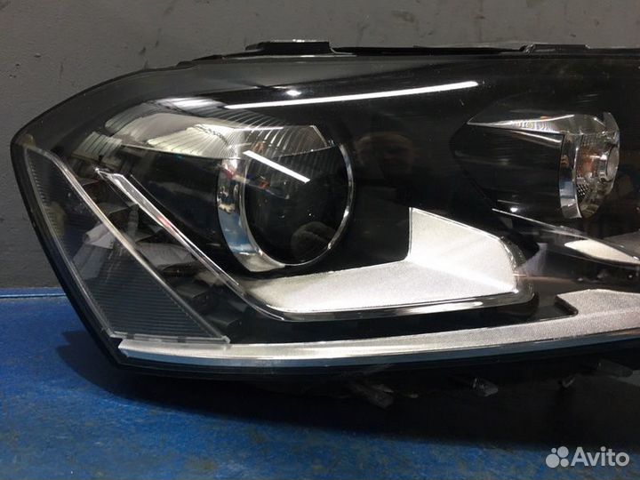 Фара ксенон правая Volkswagen Passat B7
