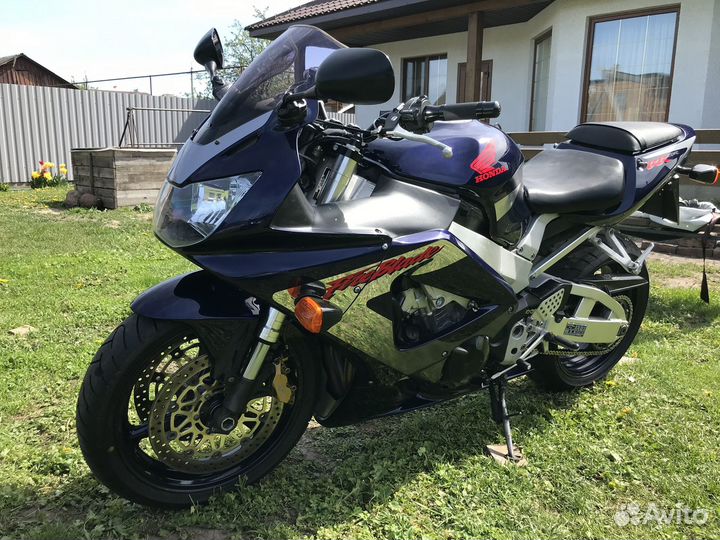 Honda CBR 900 RR