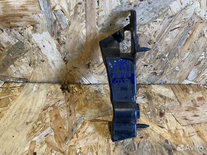 Audi A4 B82009 8K0807283VR1-214