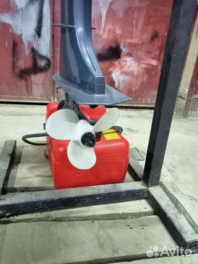 Лодка с мотором