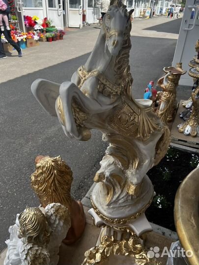 Садовые фигуры лошади