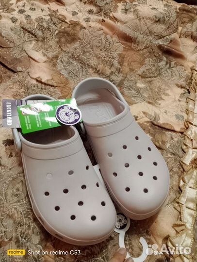 Crocs 40