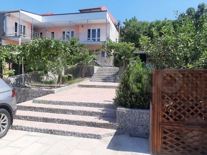 Дом 400 м² на участке 9 сот.