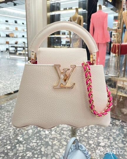 Сумка женская Louis Vuitton Capucines MM Bag с зол