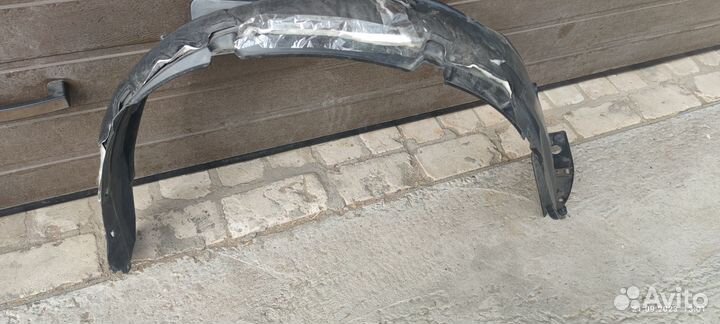 Подкрылок передний правый cr-v4