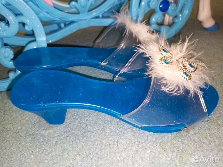 Карета с лошадью