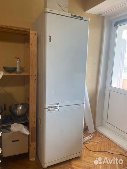 Холодильник Bosch KGE3501