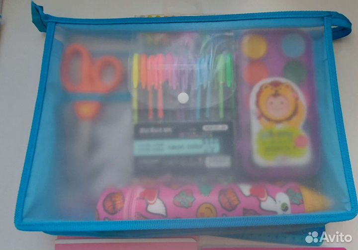 Канцтовары девочке в школу