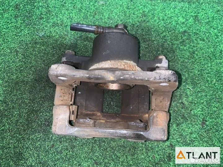 Суппорт передний левый toyota raum