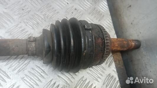 Привод передний правый toyota avensis T25 (LNK26N101)