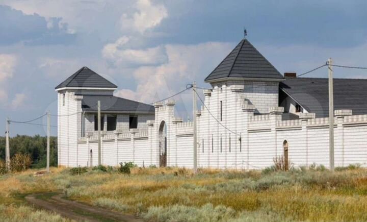 Коттедж 1100 м² на участке 1,2 га