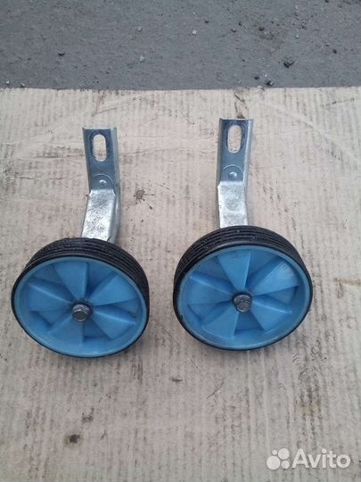 Колеса боковые для детского велосипеда