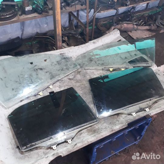 Стекло боковой двери Мицубиси Лансер 9