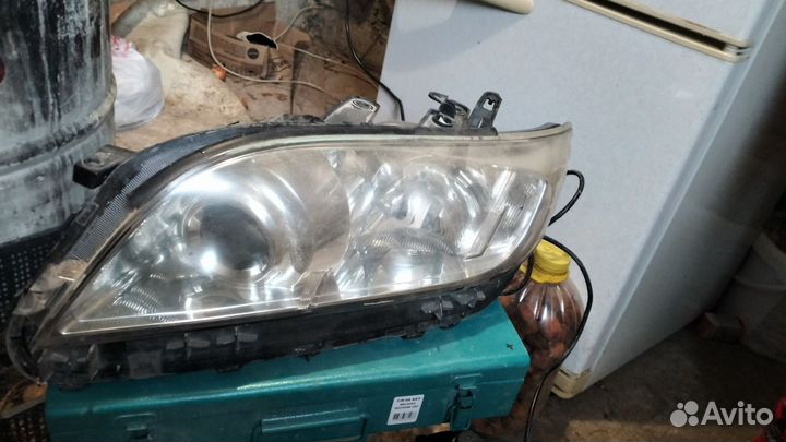 Автомобильный фар