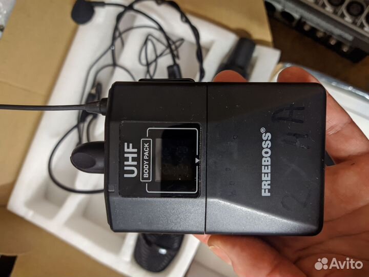 Беспроводная микрофонная система FreeBoss FB-U35