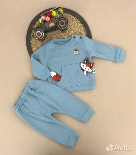 Лот детских вещей