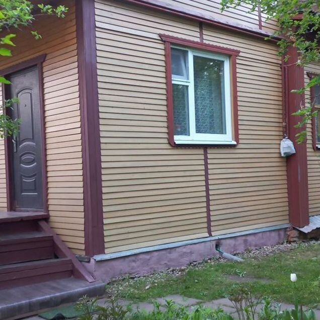 Доля: Дом 45,6 м² на участке 4,4 сот.