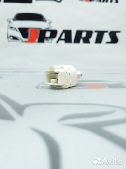 Датчик включения стопсигнала Suzuki Grand Vitara