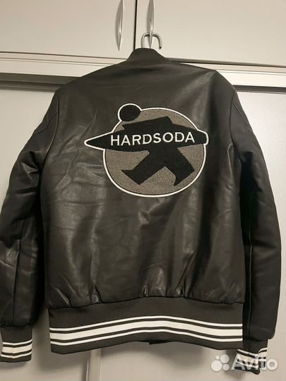Hardsoda бомбер