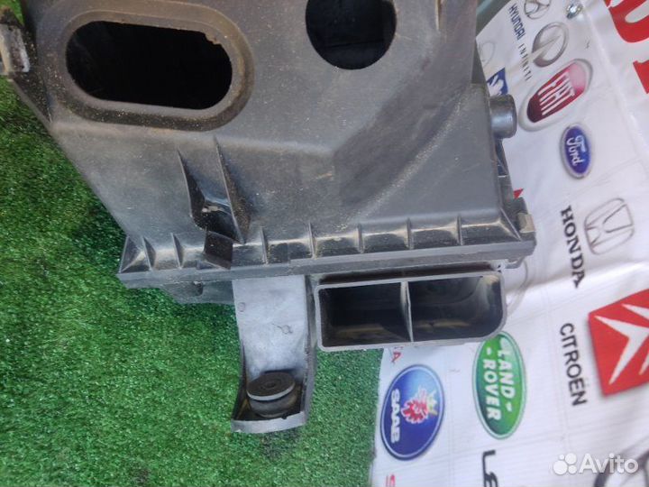 Корпус воздушного фильтра Audi A4 B5 1.8 APU 1999